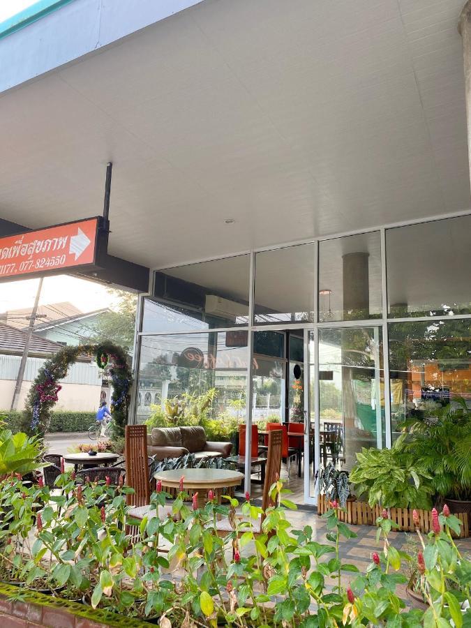 Tanatnan Hotel Ranong Exterior photo